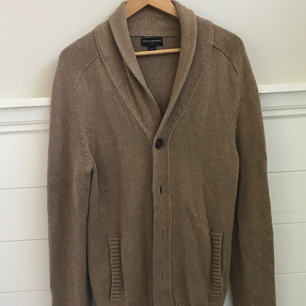 Men’s tan cardigan sweater